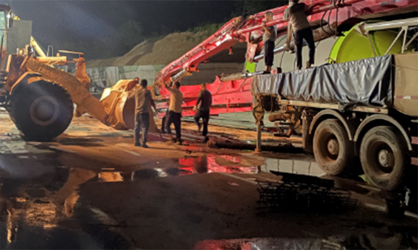 深夜抢修不停工  砼心聚力保生产