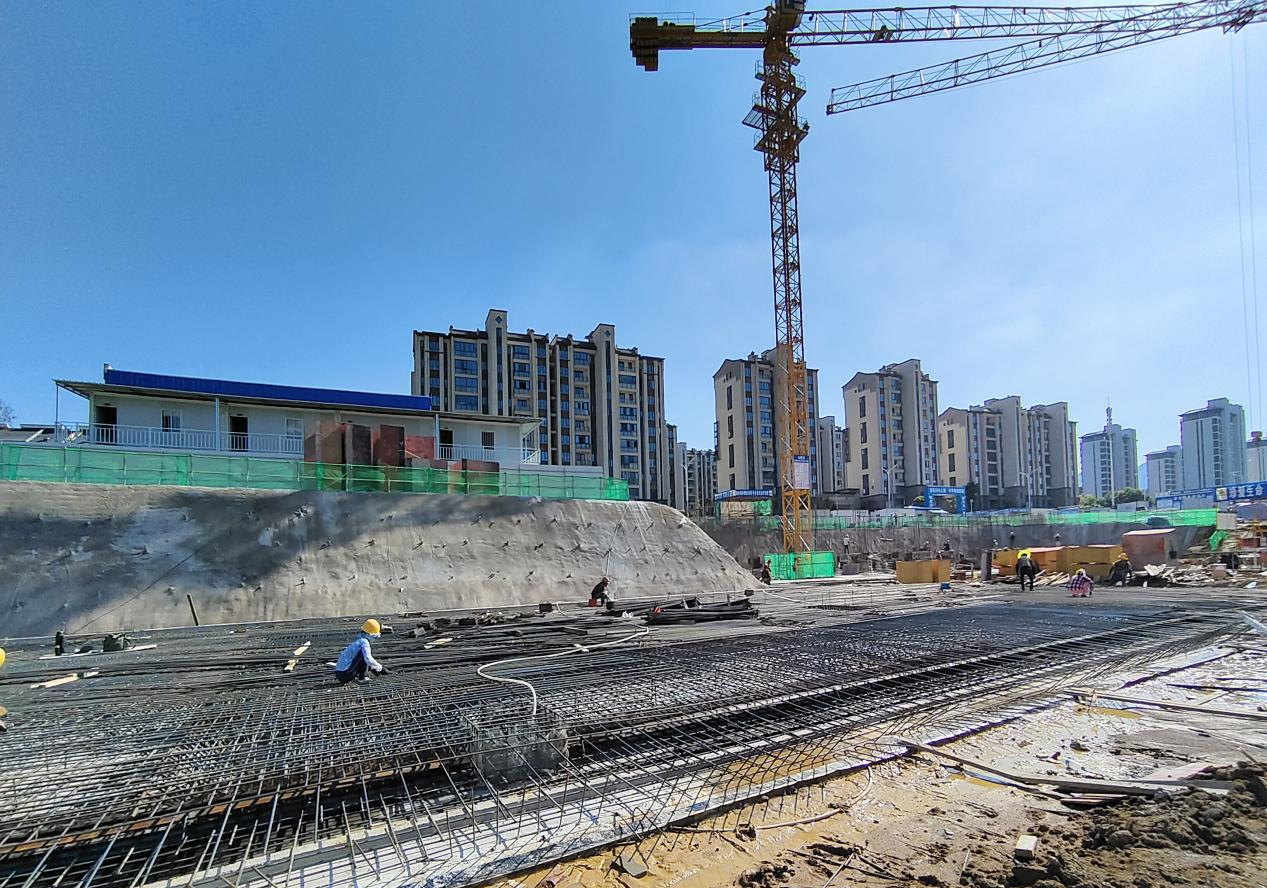 坚持“三步走” 推进融合式发展