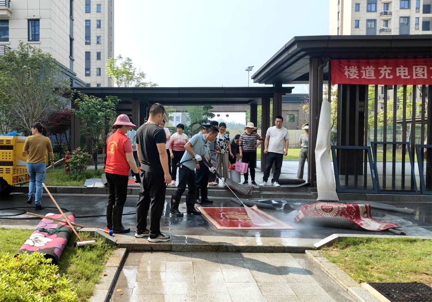 “五一”不打烊  服务不止步——信诚物业公司开展劳动节便民服务