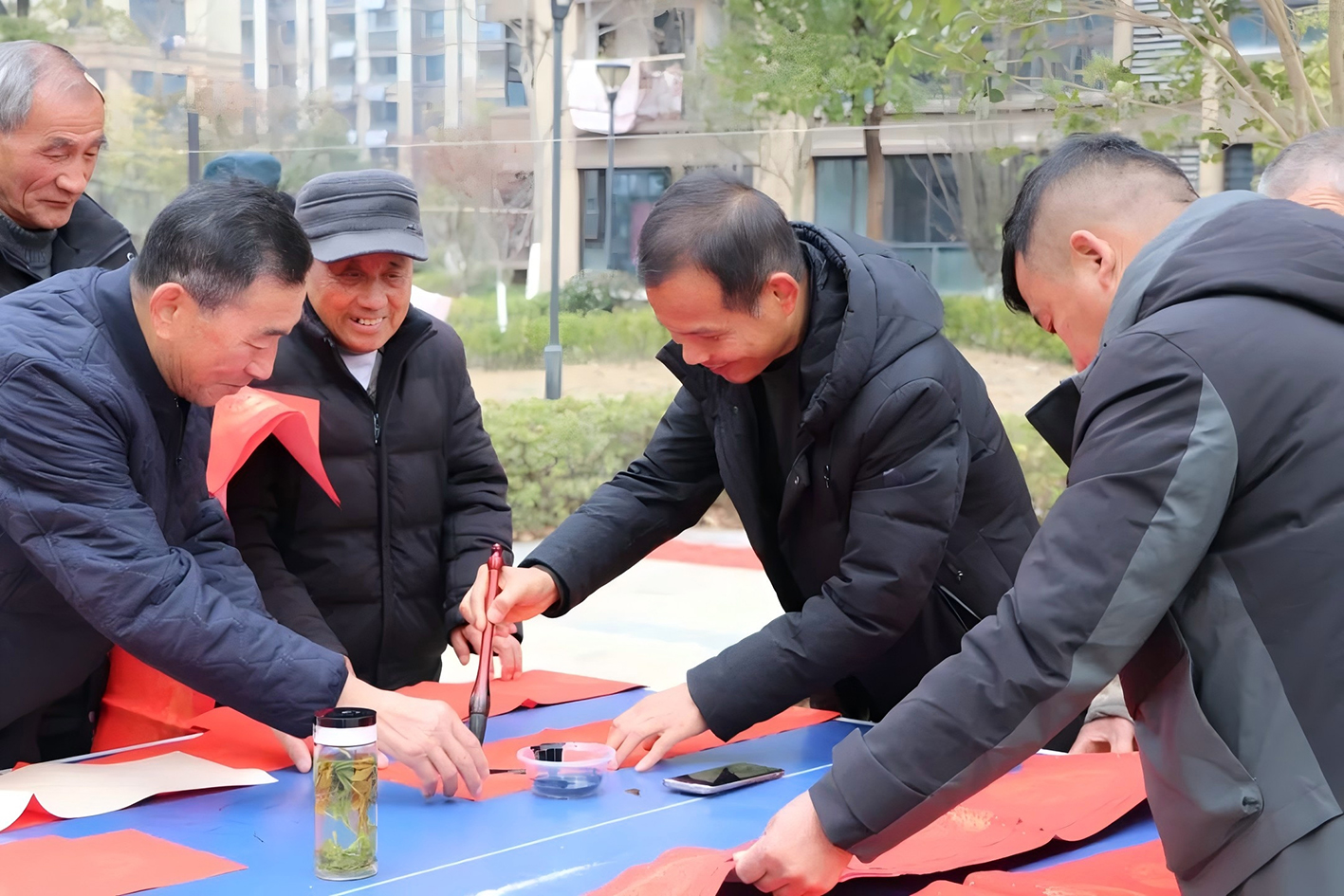 迎新春 送春联 吉祥进万家